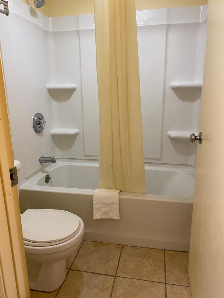  King Room - Non-Smoking  interior